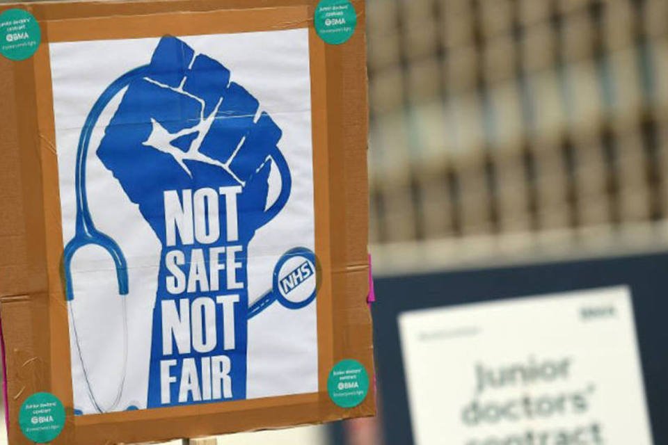 Médicos residentes da Inglaterra iniciam 2ª greve em um mês