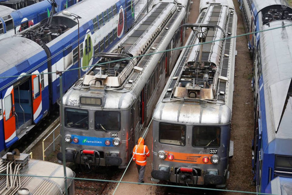Greve dos trens aumenta tensão na França