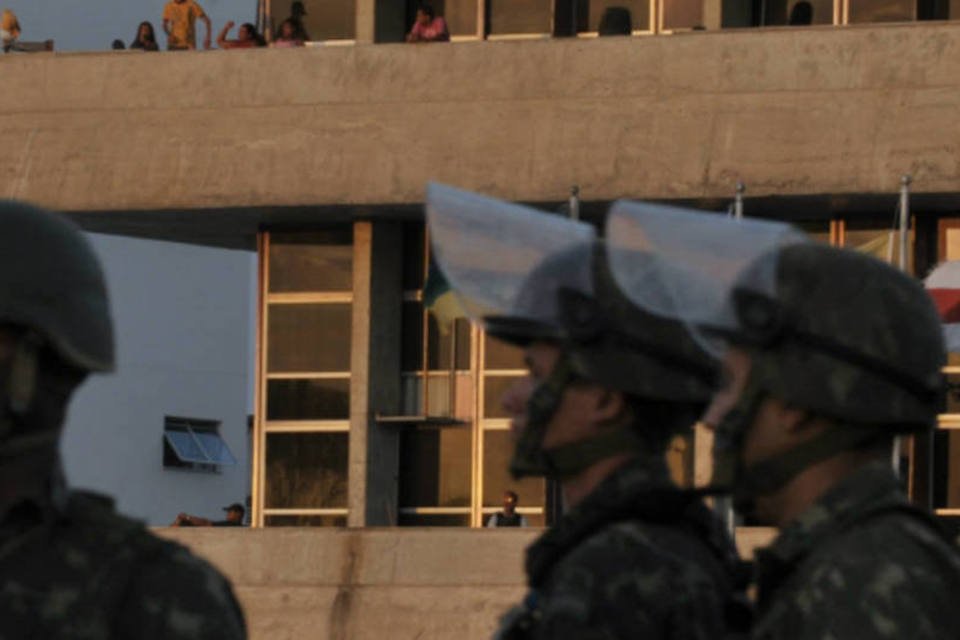 Exército descarta invasão da Assembleia baiana