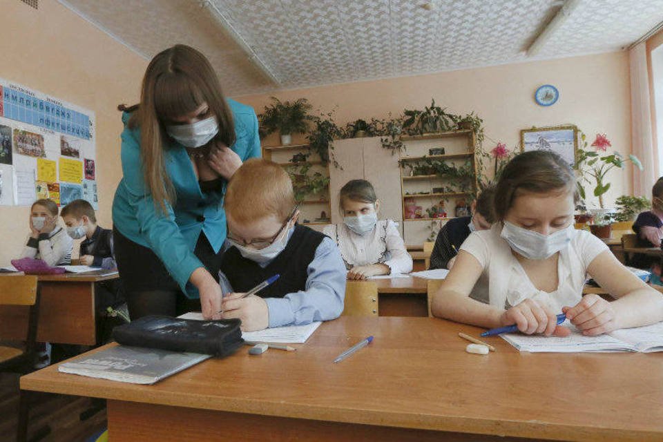 Epidemia de gripe fecha 13.800 escolas e creches na Rússia