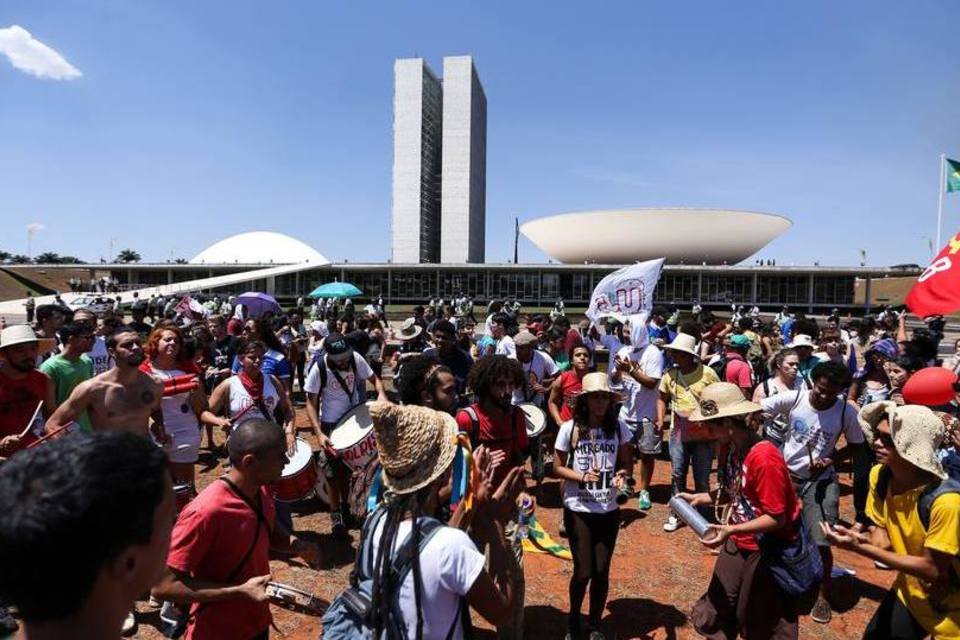 Ex-ministro Gilberto Carvalho vai a protesto contra Temer