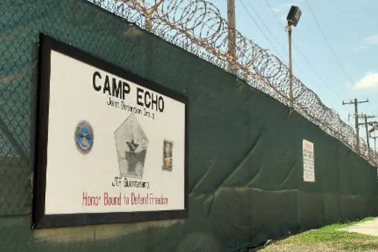 Pavilhão Echo, na base naval americana na baía de Guantánamo, em 7 de agosto de 2013 (©afp.com / Chantal Valery)