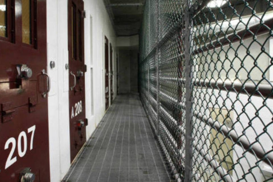 Greves de fome aumentam e EUA enviam médicos a Guantánamo