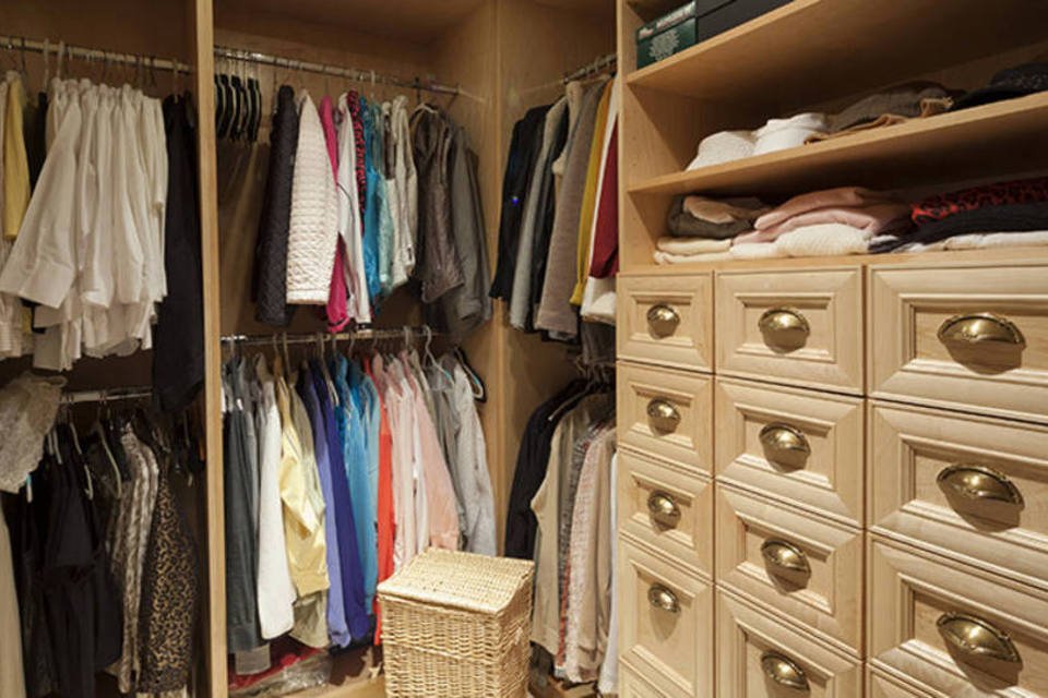 3 dicas para reorganizar o armário com a chegada do frio