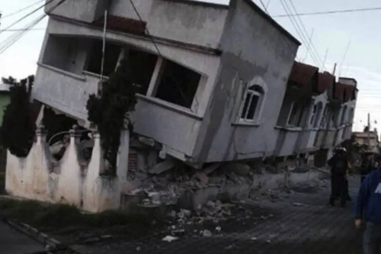 Casa destruída na região de São Marcos, Guatemala, após terremoto (Municipal fire department/Handout via Reuters)