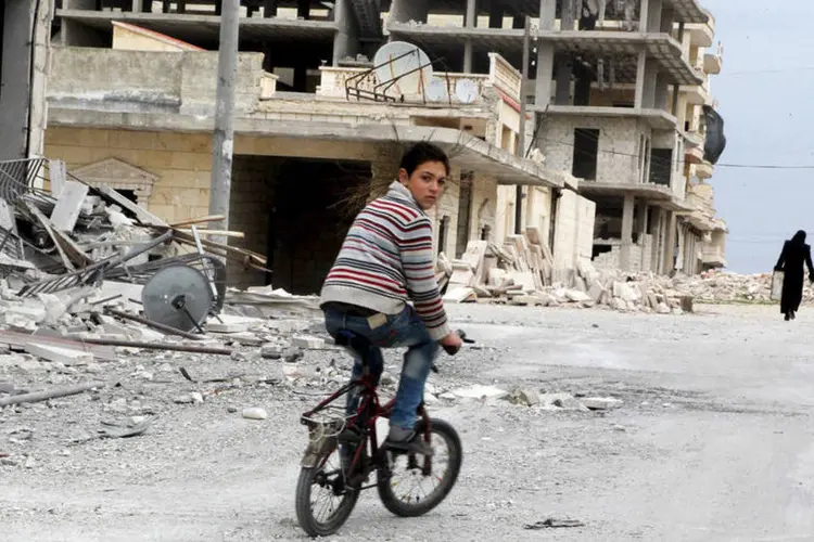 
	Tr&eacute;gua em Aleppo: os extremistas do EI infligiram nos dois &uacute;ltimos dias um importante rev&eacute;s ao ex&eacute;rcito s&iacute;rio ao isolar a cidade de Palmira
 (Abdalrhman Ismail / Reuters)