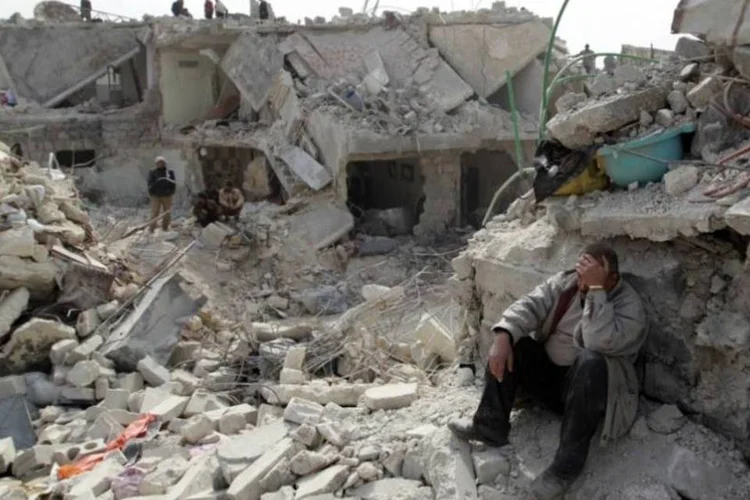 
	Guerra na S&iacute;ria: bombardeios t&ecirc;m colocado em lados opostos a R&uacute;ssia, os Estados Unidos e pa&iacute;ses da regi&atilde;o, que acusam as autoridades de Moscou de n&atilde;o cooperar numa a&ccedil;&atilde;o conjunta
 (Reuters)