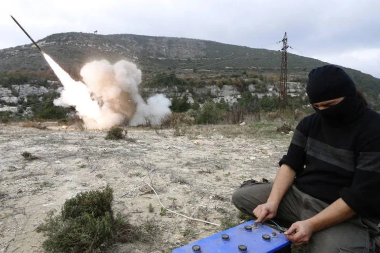 
	Guerra civil na S&iacute;ria: Diversos jatos foram derrubados no pa&iacute;s desde o in&iacute;cio do conflito, em 2011
 (Alaa Khweled/Reuters)