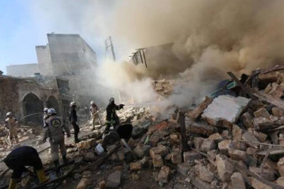Bombardeio contra cidade controlada pelo EI deixa 23 mortos
