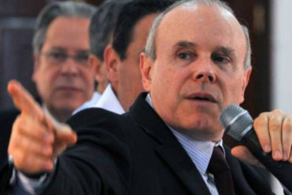 Mantega diz que Lula não continuou política de governo anterior