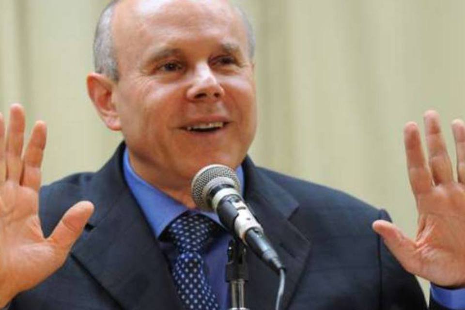 Mantega: guerra cambial continua por Europa, Brasil está alerta