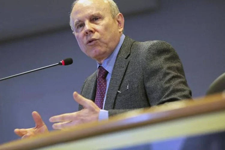 
	Guido Mantega: a justificativa dos parlamentares &eacute; que o ex-ministro poder&aacute; contribuir com sugest&otilde;es ao colegiado, j&aacute; que foi respons&aacute;vel por reformula&ccedil;&otilde;es no Carf
 (Chico Ferreira/Reuters)