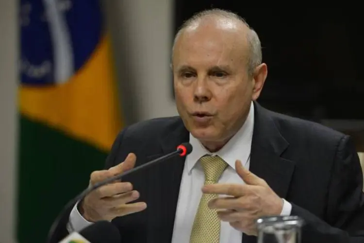 
	Mantega: &quot;a desvaloriza&ccedil;&atilde;o cambial tamb&eacute;m pressionou a infla&ccedil;&atilde;o e, por decorr&ecirc;ncia, taxas de juros. Agora temos estabilidade&quot;, disse ele, sobre as a&ccedil;&otilde;es do Fed
 (José Cruz/Agência Brasil)