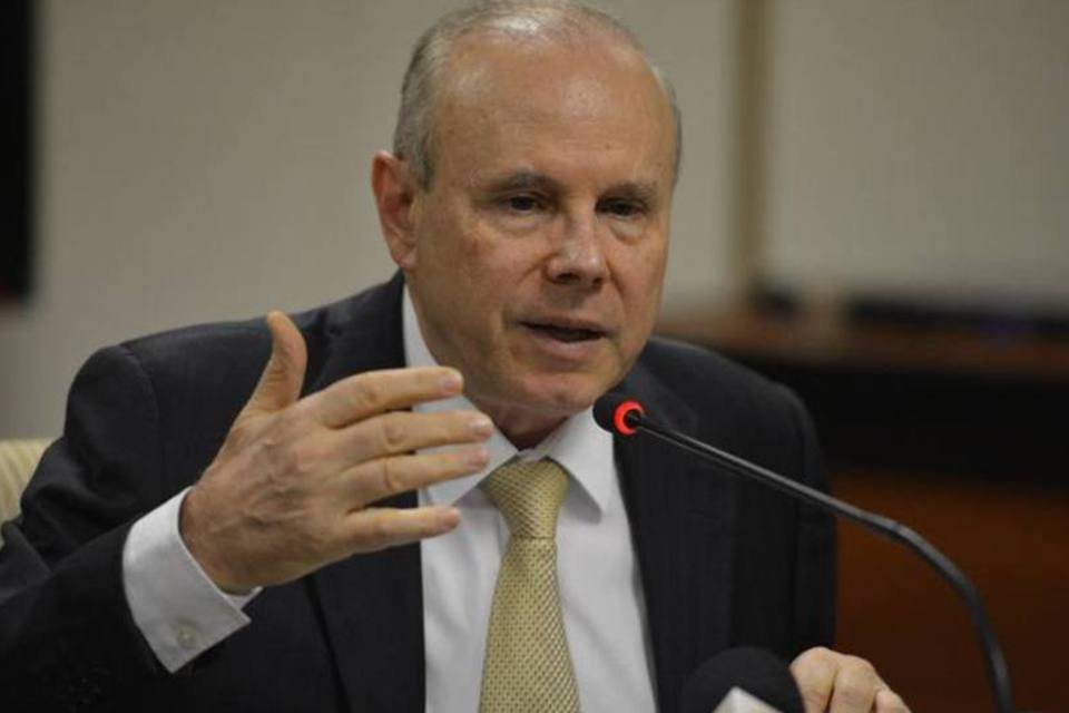 Ajuste fiscal não é ortodoxia, diz Mantega