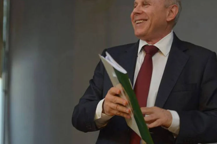 
	Guido Mantega: ministro comentou que h&aacute; press&atilde;o na infla&ccedil;&atilde;o e que ela ocorre em fun&ccedil;&atilde;o de alguns fatores, especialmente os alimentos e os custos dos servi&ccedil;os
 (Marcello Casal Jr./Agência Brasil)