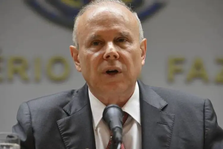 
	Ministro da Fazenda, Guido Mantega: ele afirmou que o governo ir&aacute; editar uma medida provis&oacute;ria
 (Valter Campanato/Agência Brasil)