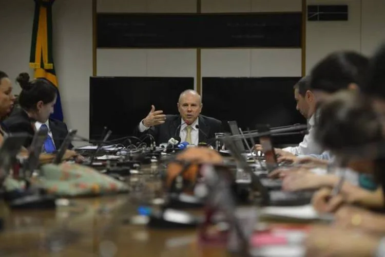 
	Guido Mantega: ministro da Fazenda anunciou medidas de est&iacute;mulo ao cr&eacute;dito imobili&aacute;rio nesta quarta-feira
 (José Cruz/Agência Brasil)