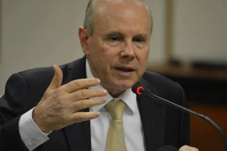 Guido Mantega: "Estamos reduzindo a necessidade de fazer périplo pelos cartórios" (José Cruz/Agência Brasil)