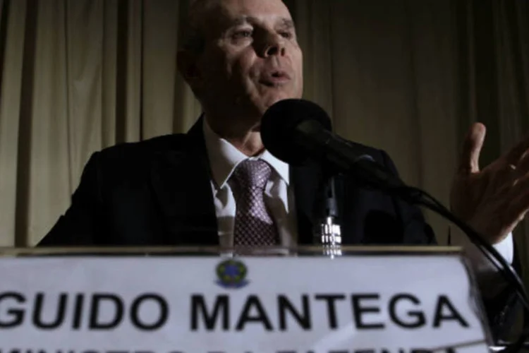 
	Guido Mantega: &quot;O PIB tem sido maior a cada trimestre do que o trimestre anterior e essa trajet&oacute;ria vai ser mantida na economia brasileira. Isso ser&aacute; mantido o ano inteiro&quot;, afirmou o ministro
 (REUTERS/Ueslei Marcelino)