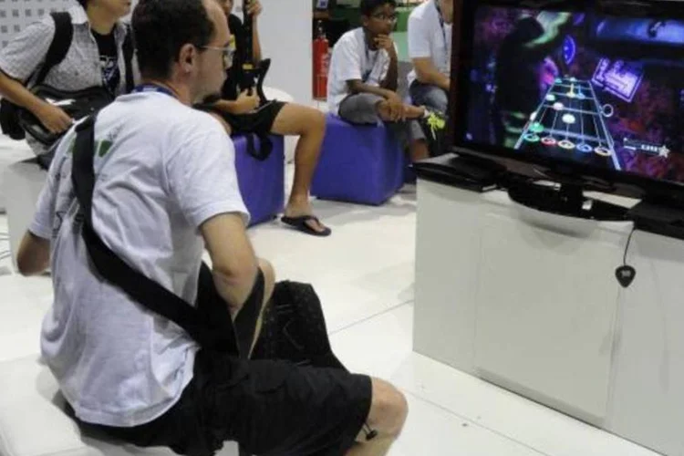 Os consoles para games fazem sucesso, mas são os jogos casuais na web que atraem mais brasileiros (Célio Yano/EXAME.com)