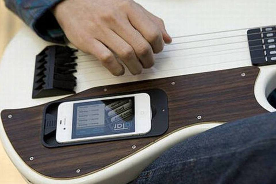 Guitarra para iPhone permite que qualquer um toque