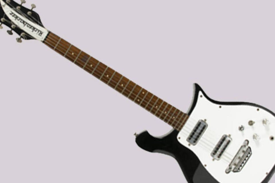 Guitarra de Harrison lidera leilão de artigos dos Beatles