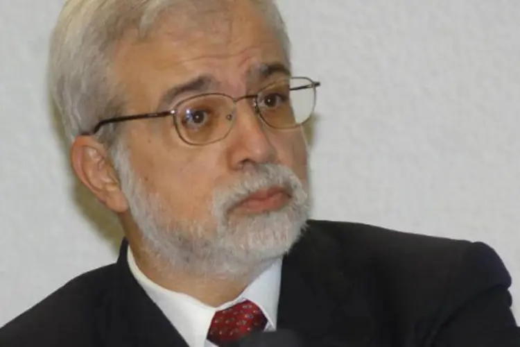 
	O ex-presidente do Banco Central Gustavo Loyola
 (José Cruz/ABr)