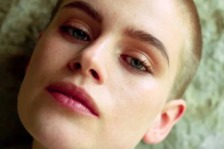 Comercial da H&M: não existe isso de "se comporte como uma mocinha" (Reprodução)