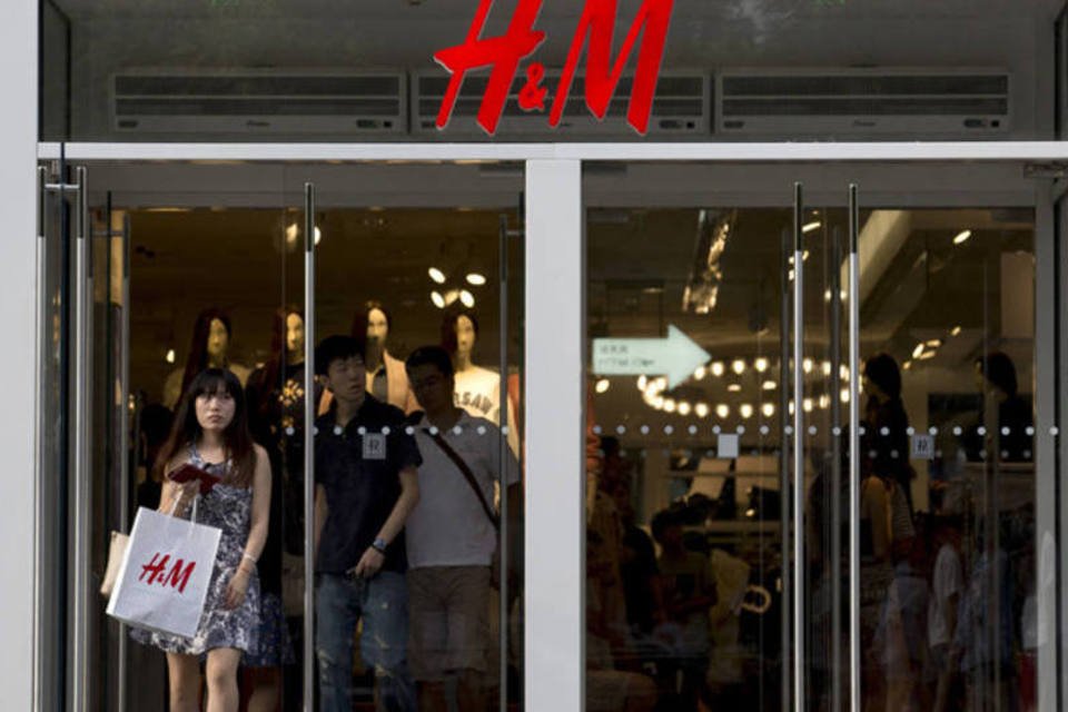Vendas da H&M são atingidas por tempo mais quente