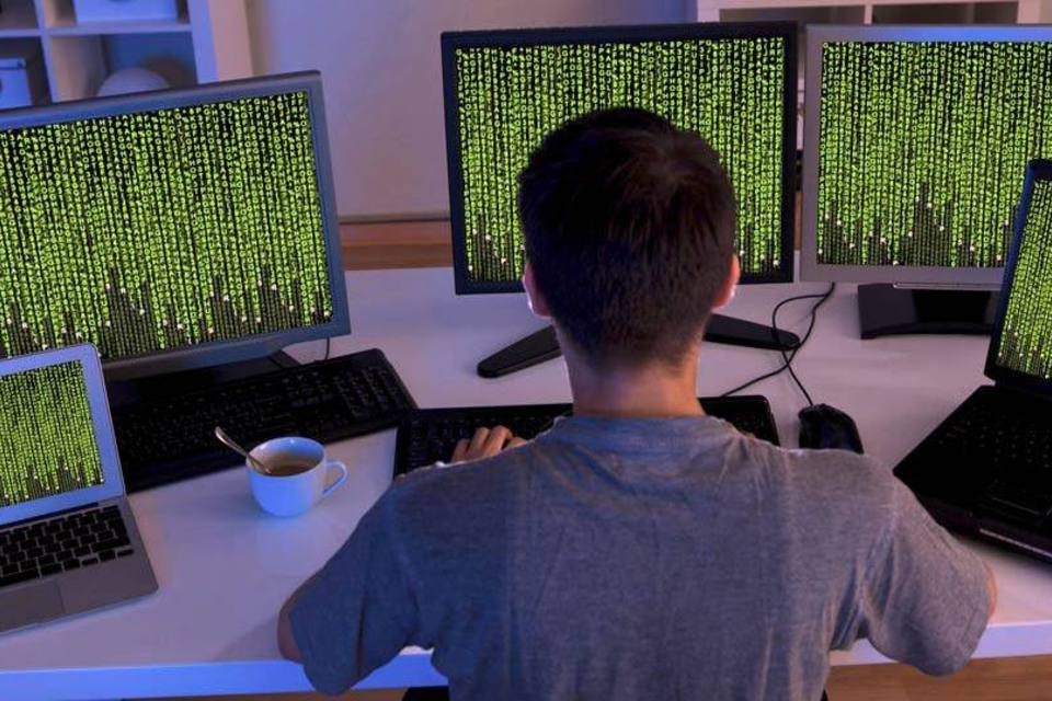 Hackers roubam milhões de senhas de seguradora