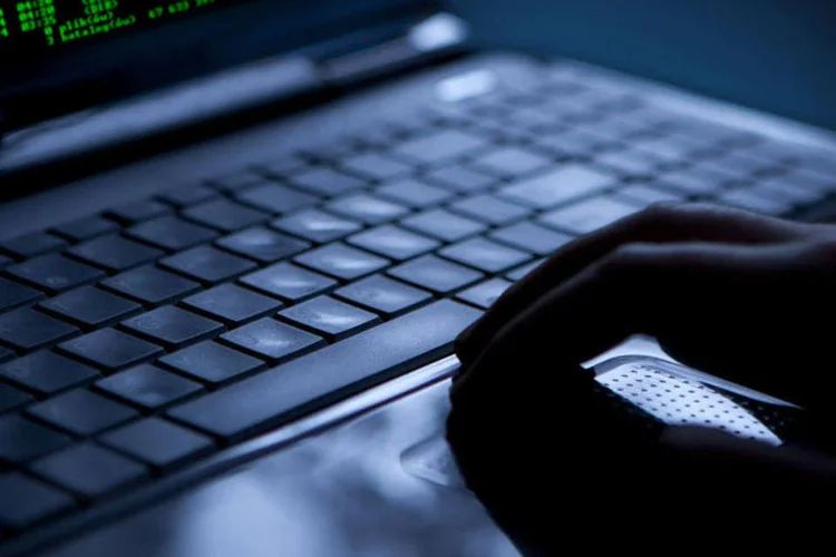 Hackers: usuários recebem por e-mail um pedido para clicar em um link para visualizar um documento do Google Docs e, sem saber, fornecem aos hackers acesso ao conteúdo de suas contas do Google (Thinkstock/Thinkstock)