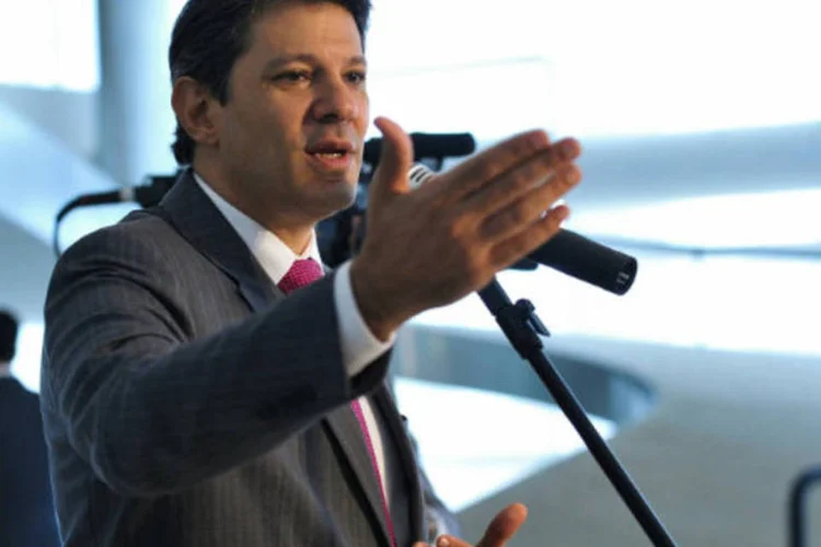 
	Haddad: &nbsp;com apoio de pelo menos 42 dos 55 vereadores paulistanos em sua base governista, Haddad deve conseguir aprovar com facilidade a nova proposta
 (Antonio Cruz/ABr)
