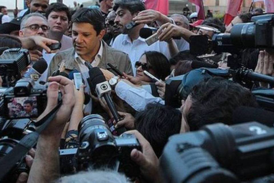 No rádio, Haddad comemora pesquisa e PSDB critica PT