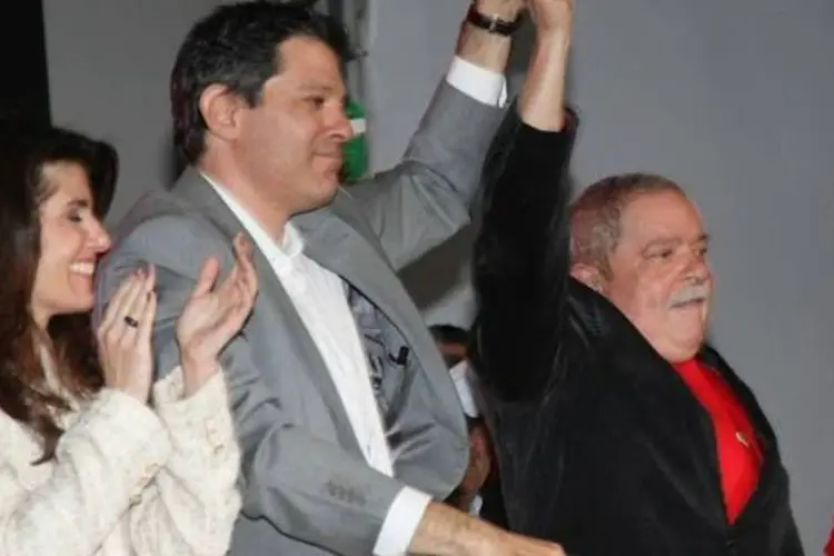 
	Ana Estela (esposa de Haddad), Fernando Haddad e Lula: &nbsp;ex-presidente vinha se resguardando da atividade eleitoral por ordens m&eacute;dicas
 (Heinrich Aikawa/Instituto Lula)
