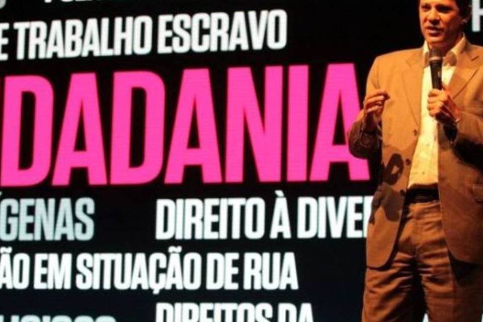 Haddad foca programa na saúde e critica Serra e Kassab