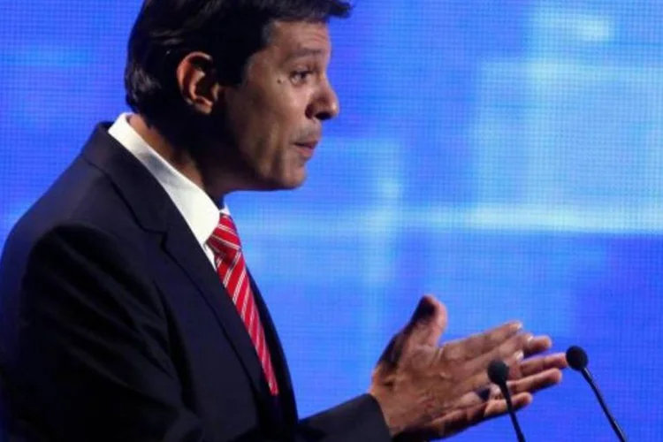 Fernando Haddad em debate na rede Bandeirantes, no segundo turno das eleições municipais de 2012 (Paulo Whitaker/Reuters)