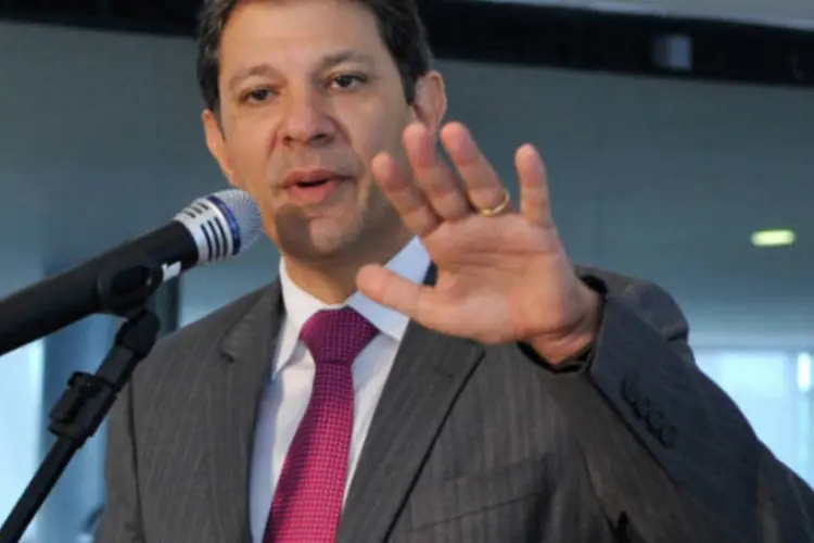 
	Haddad: &quot;depois do contrato, a Selic caiu, o IGP-DI subiu e houve uma invers&atilde;o dos prop&oacute;sitos originais de ajudar os entes da federa&ccedil;&atilde;o&quot;, argumentou o prefeito
 (Antonio Cruz/ABr)