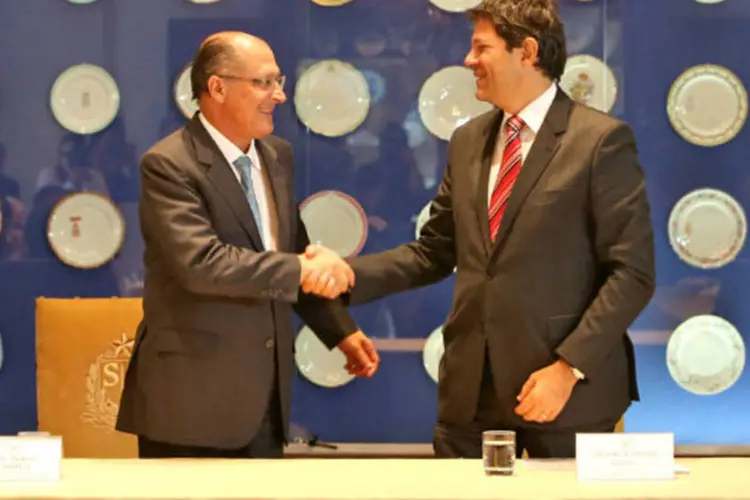Em encontro no Palácio dos Bandeirantes, Fernando Haddad e Geraldo Alckmin trataram de "parcerias" nas áreas de habitação, segurança e educação (Fábio Arantes/Prefeitura de São Paulo)