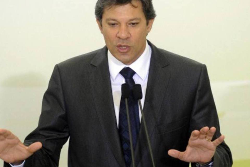 Haddad defende governo Dilma e ironiza José Serra