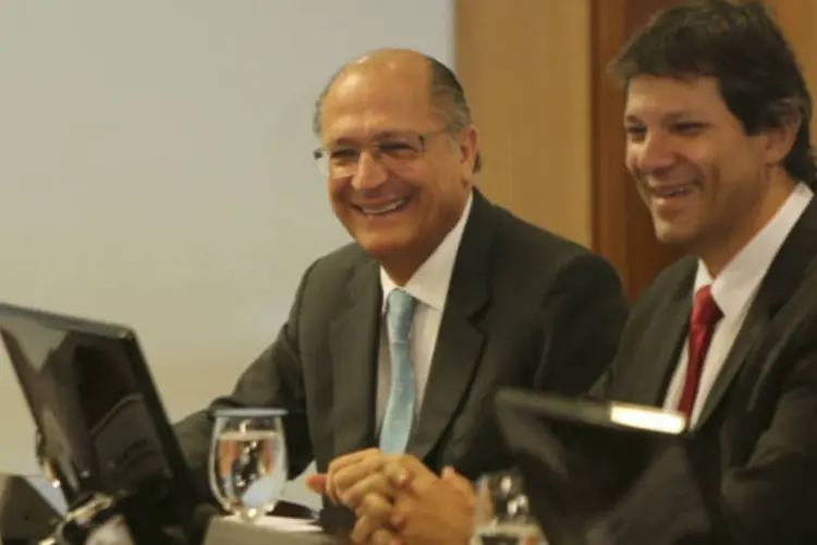 
	Apesar dos partidos rivais, o prefeito Fernando Haddad (PT) e o governador Geraldo Alckmin (PSDB) tamb&eacute;m t&ecirc;m investido em conjunto
 (Fabio Rodrigues Pozzebom/ABr)