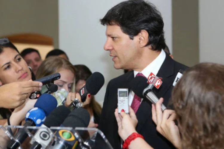 
	Haddad lembrou que h&aacute; dois anos e meio as tarifas de transporte de S&atilde;o Paulo est&atilde;o congeladas e que o aumento &eacute; necess&aacute;rio, sem falar de quanto ser&aacute; a alta
 (Fábio Arantes/Prefeitura de SP)