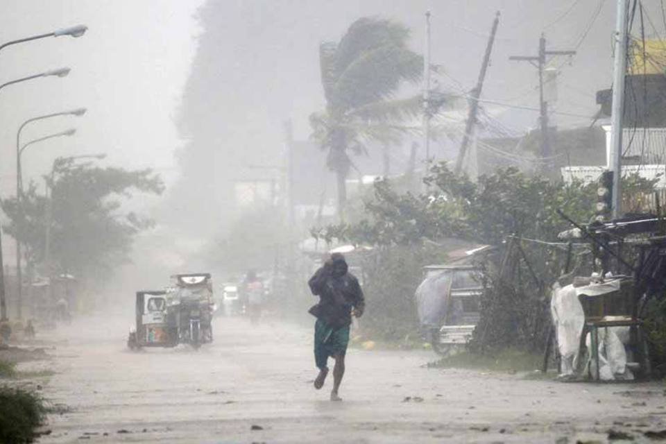 Tufão Hagupit atinge com fúria as Filipinas; veja fotos