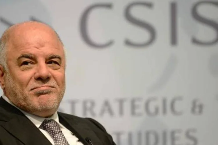 Haider al-Abadi: "O que vamos perder ao reduzir a produção, vamos ganhar em receita de petróleo", disse ele (Jim Watson/AFP)