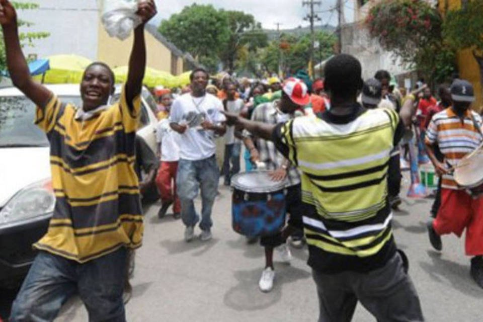 Haitianos protestam nas ruas contra o presidente Rene Preval (.)