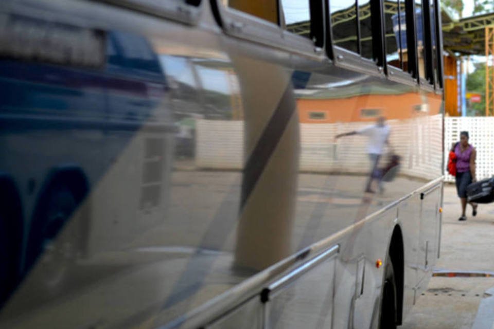 Desembargador revoga liminar e ônibus em BH volta a R$4,50
