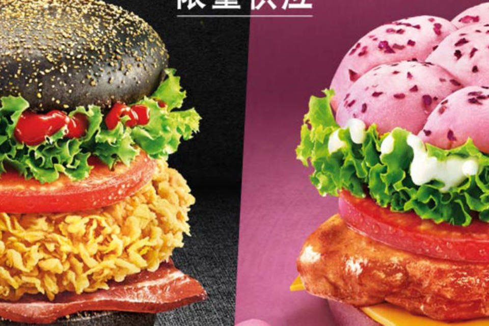 Na China, KFC chama a atenção com hambúrgueres preto e rosa