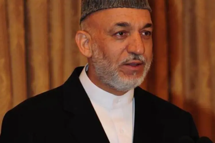 O presidente afegão Hamid Karzai: "pertencemos a Alá e a ele voltamos. Esta é a vida do povo afegão" (Wikimedia Commons)