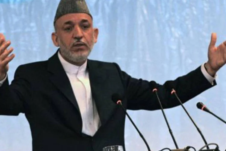 Presidente afegão Hamid Karzai: contatos para buscar solução negociada para a guerra