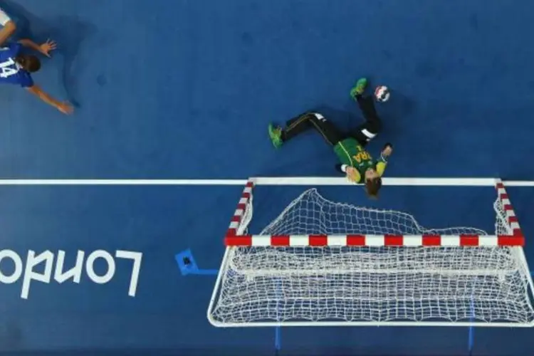 Handebol:  a equipe brasileira conseguiu segurar o ímpeto das montenegrinas e se saiu vencedora (Getty Images)