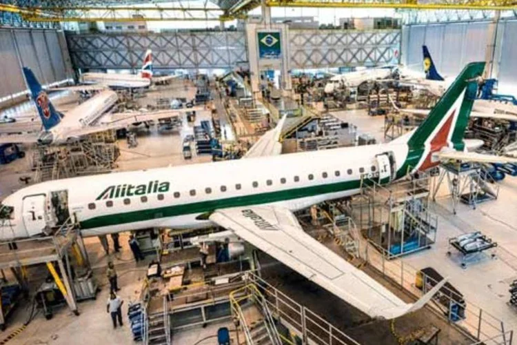
	Hangar da Embraer: curso &eacute; na sede da empresa
 (Germano Lüders/EXAME.com)